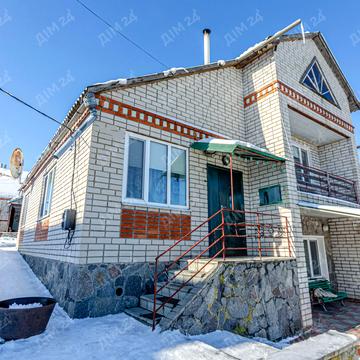 Центральна, 1