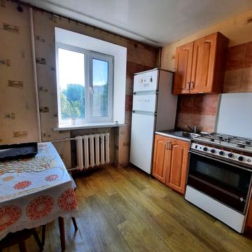 Яценка вул., 6