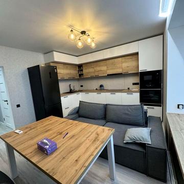 Мирна вул., 7