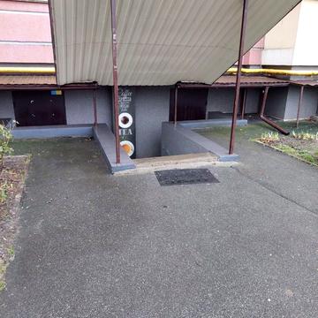 Юності вул., 3