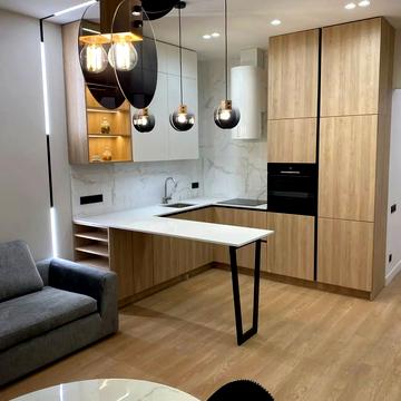 Софіївська вул., 8