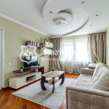 Миколи Лаврухіна вул., 10