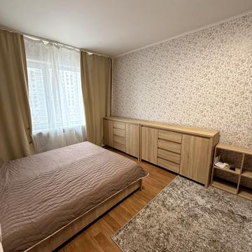 Бориса Гмирі вул., 12-Б