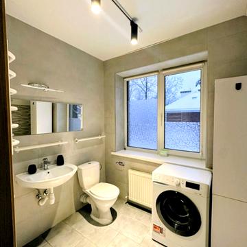 Київська вул., 73