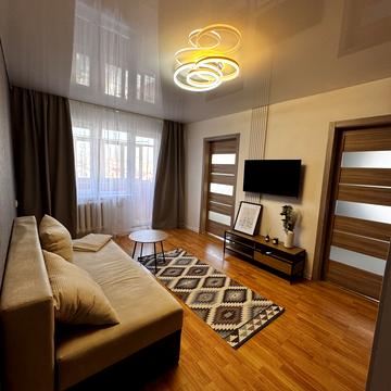 Небесної Сотні вул. (Московська), 28