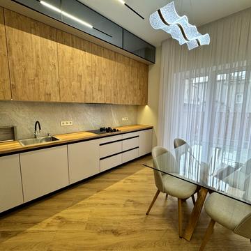 Володимира Яновича вул., 7