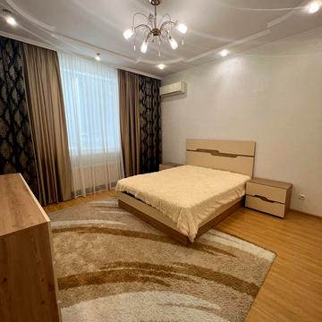 Незалежності вул., 11/1