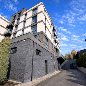 Університетська вул., 17-А