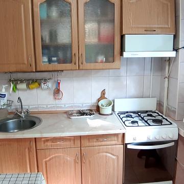 Златопільська вул., 4