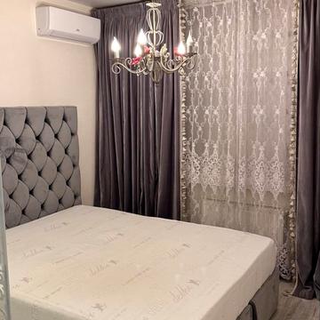 Анни Ахматової вул., 22