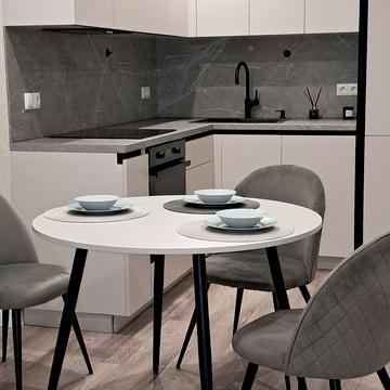 Генерала Грекова вул., 4