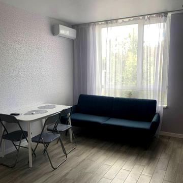 Салютна вул., (Будинок 02301-02303)