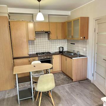 Джерельна вул., 75