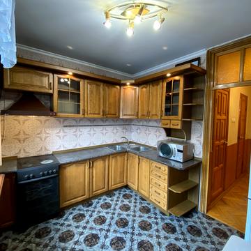 Академіка Заболотного вул., 106