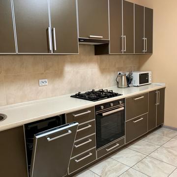 Свободи вул., 1-С