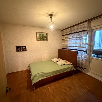 Райдужна вул., 1