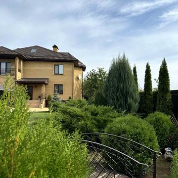 Веретенівська вул., 17