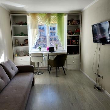 Гетьманська вул., 8