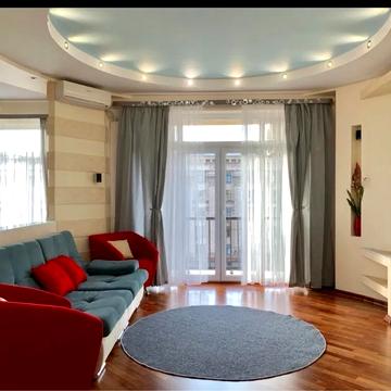 Хрещатик вул. (Kreschatic), 13