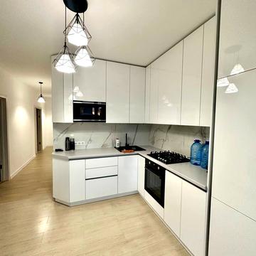 Очеретяна вул., 31