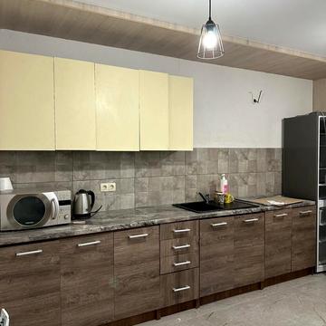 Героїв Майдану вул., (Будинок 4)