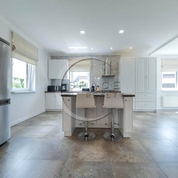 Приозерний бульв., (Будинок 32)