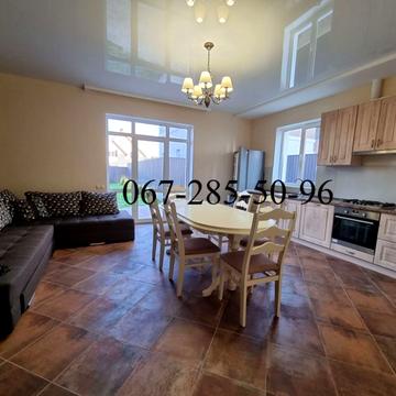 Полтавська вул.