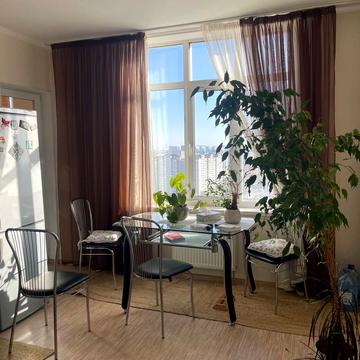 Валерія Лобановського просп. (Червонозоряний), 4-Г