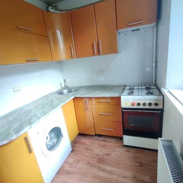 Метробудівників вул., 40