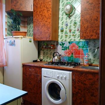 Академіка Філатова вул., 82