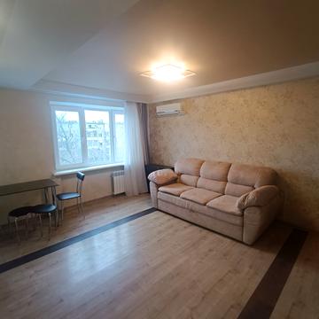 Лахтинська вул., 2/6