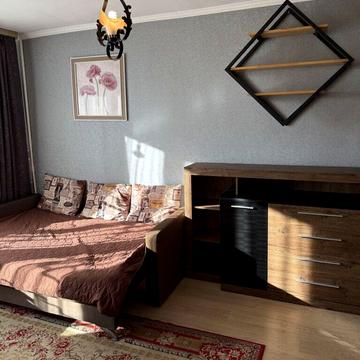 Львівська вул., 24