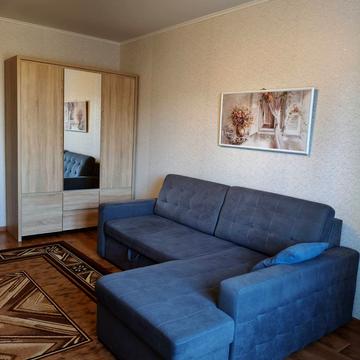 Ясинуватський пров., 11