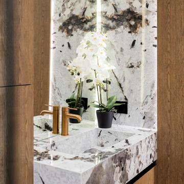 Тиводара Легоцького вул., 80