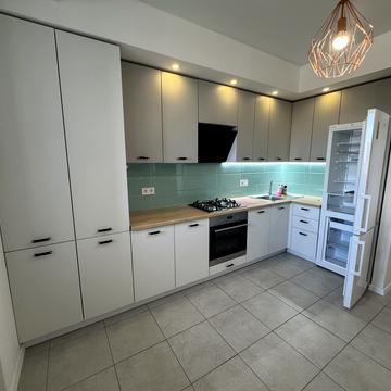 Волошкова вул., 1