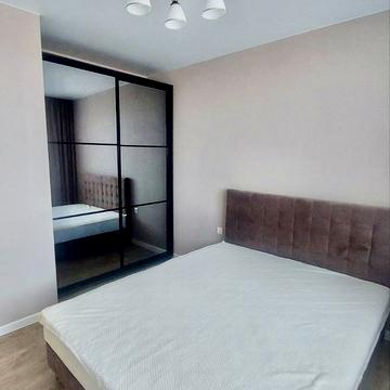 Перлинна вул., 10