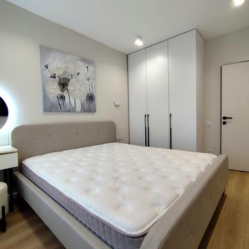 Роксоляни вул., (Будинок 2)