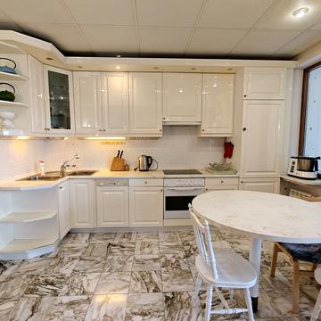 Лесі Українки бульв., 21-А