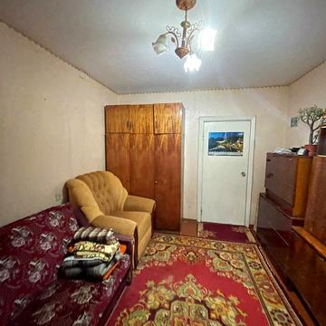 Молодіжна, 42