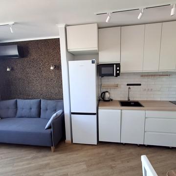 Юрія Поправки вул. (Миколи Лебедєва), 14