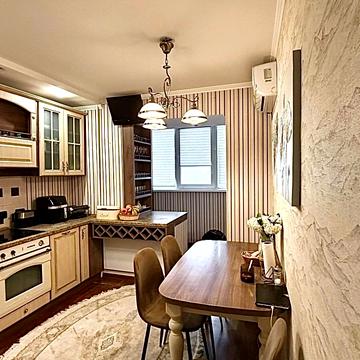 Незалежності вул. (Космонавта Попова), 7 к1