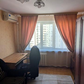 Левка Лукяненка вул. (Маршала Тимошенка), 13