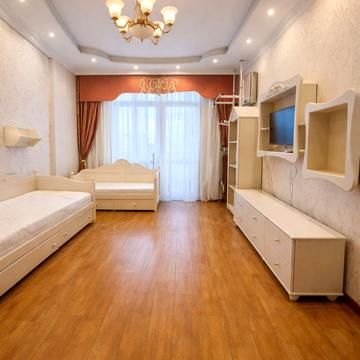 Микільсько-Слобідська вул., 1-А