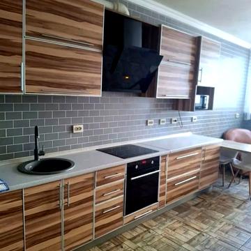 Драгоманова вул., 2