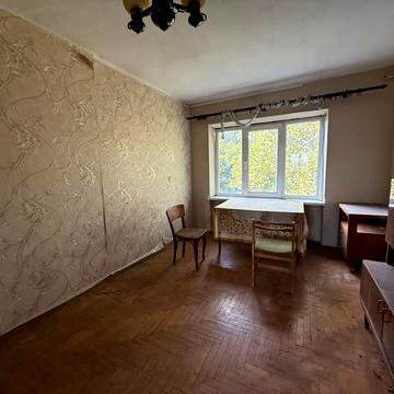 Станційна вул., 11