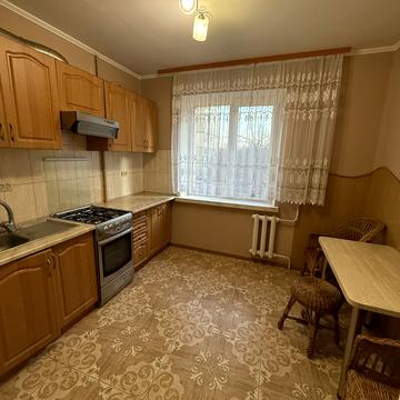 Коломийська вул., 12