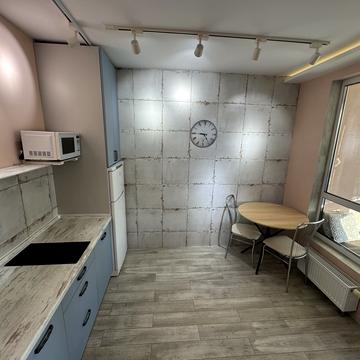 Європейського Союзу просп. (Правди), 45-А