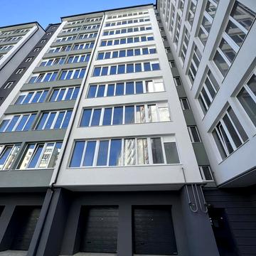 Петра Маланюка вул., (Будинок 4)