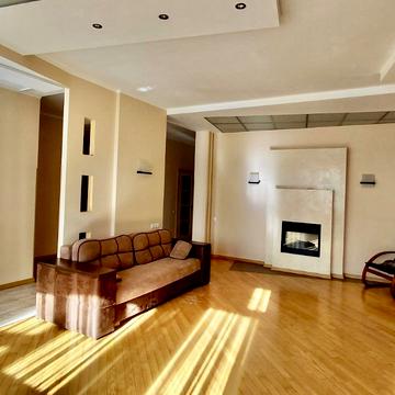 Лесі Українки бульв., 7-Б