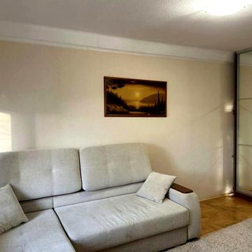 Дегтярівська вул., 10